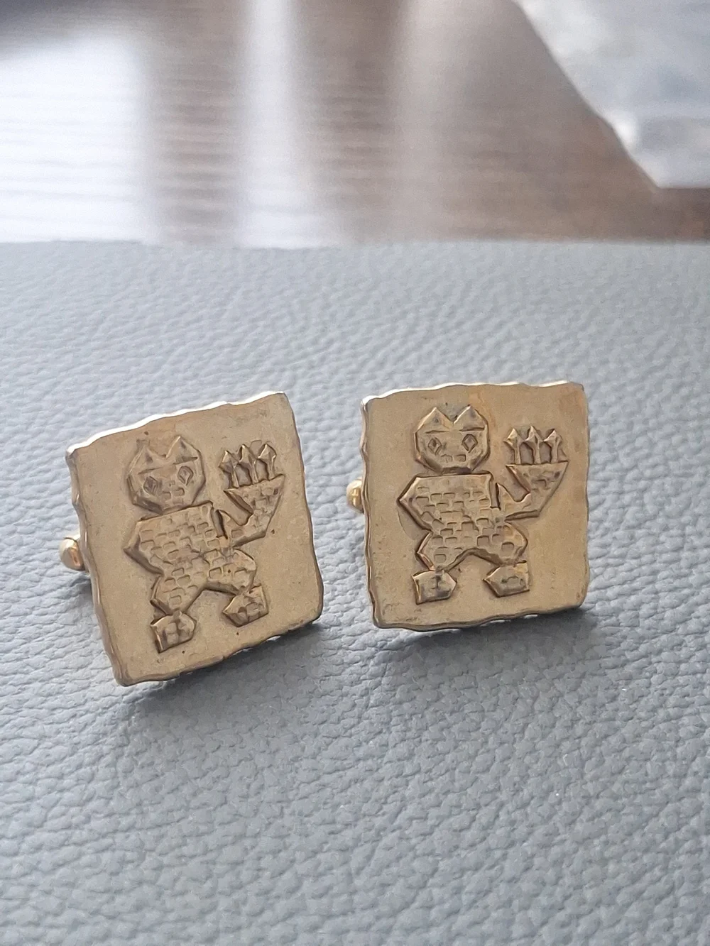 Anson gold tone